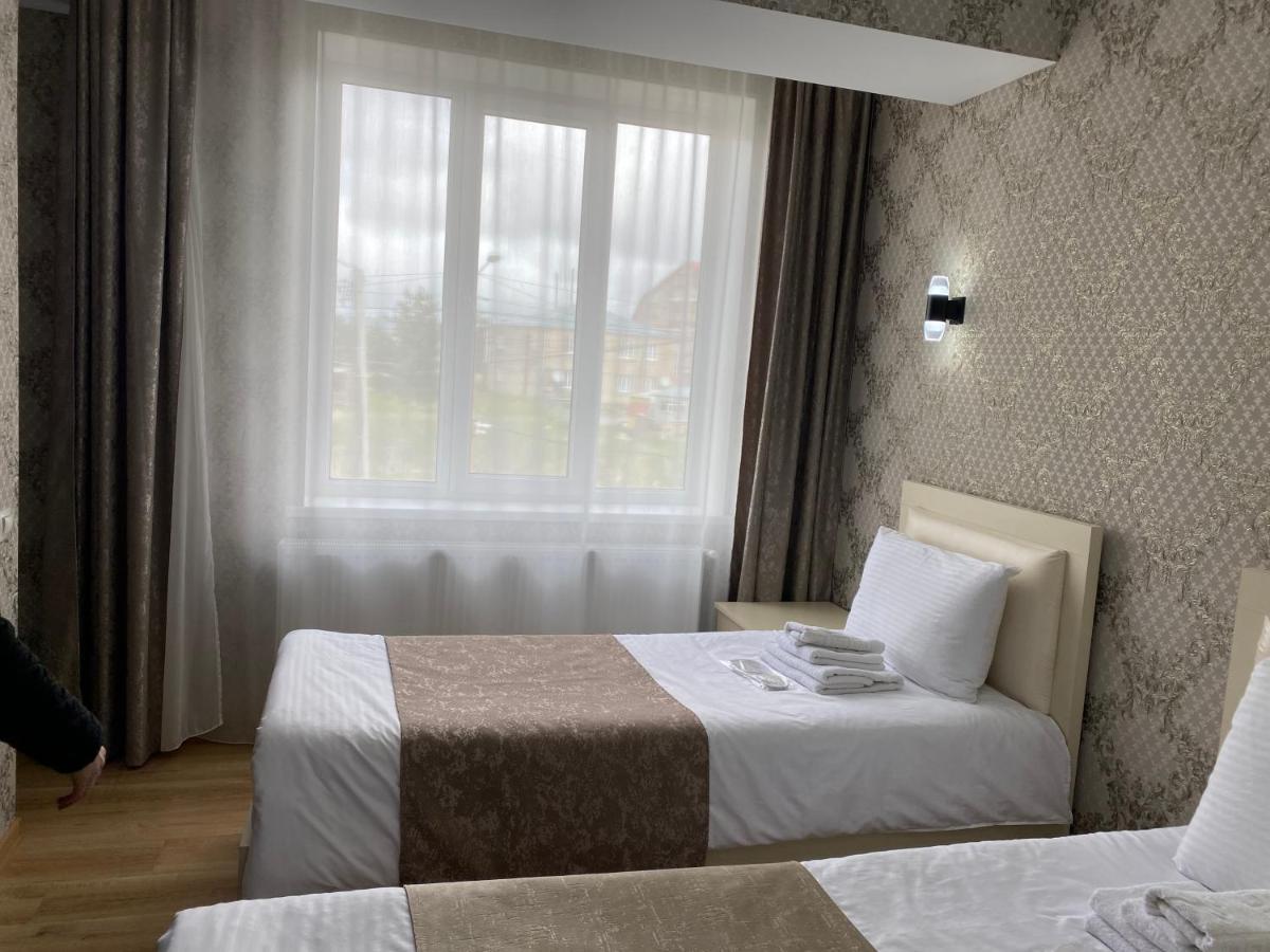 Ninotsminda Hotel Sharl מראה חיצוני תמונה